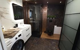 Urban Palace bezpłatne miejsce postojowe